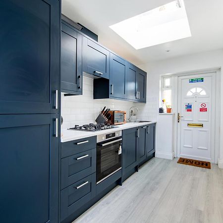 Cosy 1 Bed Apartment With Free Parking Close To Underground Station Zone 2 For Quick Access To Central London Up To 5 Guests Exterior foto